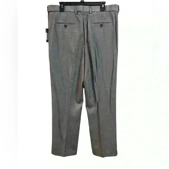 David Taylor Classic Fit “The Perfect Pant Pleated”. Size 36x30. - Picture 3 of 8